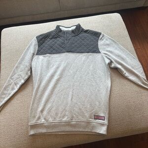 Vineyard Vines Gray and Black Crewneck Sweater with Textured Design